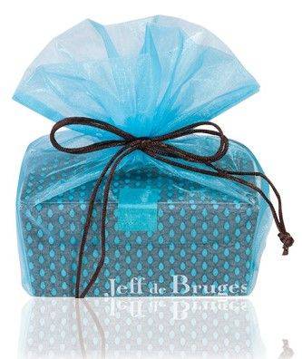 Ballotin de chocolats 500g et sa pochette organdi bleue - Jeff de Bruges
