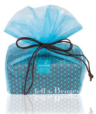 Ballotin 500g chocolats assortis et pochette organdi bleue - Jeff de Bruges