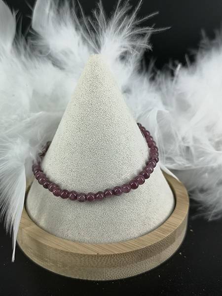 Bracelet de perles en pierre naturelle Améthyste violet 4mm - Les bienfaits des pierres et des mineraux